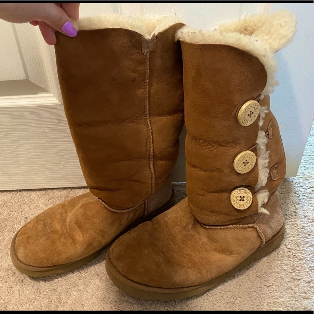Ugg Bailey Button Chestnut Boots 10